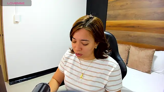 alma fenix online show from 23, 9, 2025