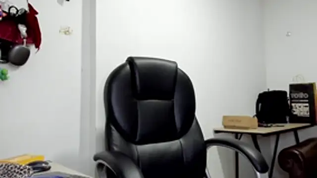 alma fenix online show from 15, 4, 2026