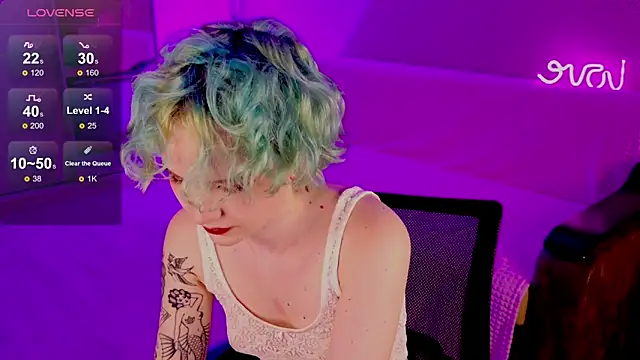 Snapshot of School_Love chatting on 7, 3, 2025 School Love online show from 7, 3, 2025