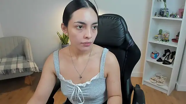  BellaEvans  online show from 13, 2, 2026