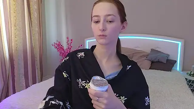 Snapshot of MichaDenver chatting on 22, 10, 2025 MichaDenver online show from 22, 10, 2025