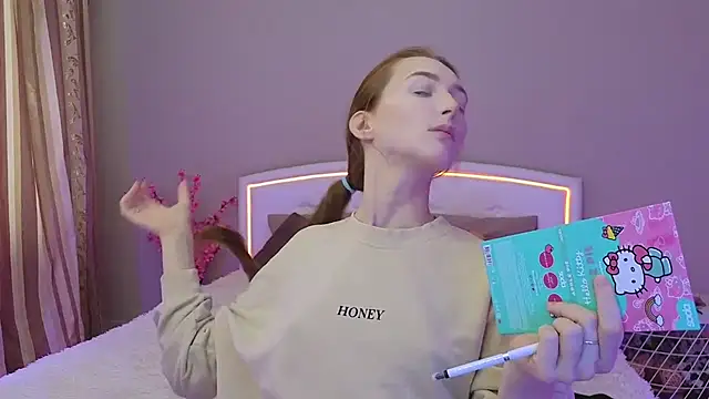 Snapshot of MichaDenver chatting on 13, 11, 2025 MichaDenver online show from 13, 11, 2025