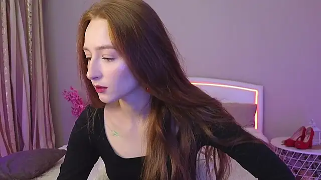 Snapshot of MichaDenver chatting on 19, 11, 2025 MichaDenver online show from 19, 11, 2025