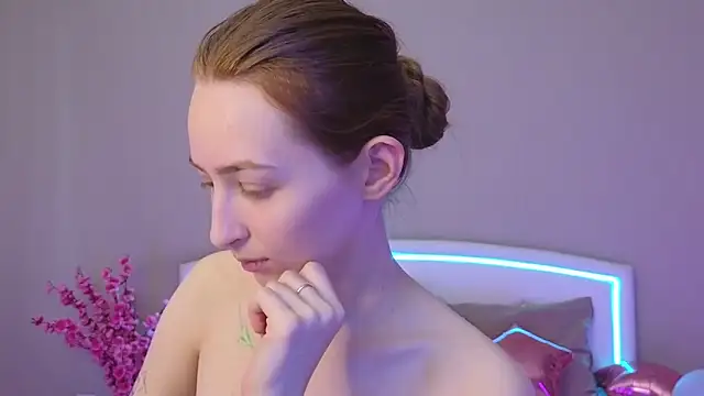 Snapshot of MichaDenver chatting on 28, 11, 2025 MichaDenver online show from 28, 11, 2025