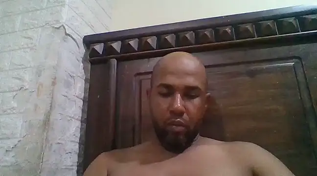 Snapshot of Frankie0880 chatting on 30, 12, 2024 Frankie0880 online show from 30, 12, 2024