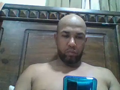 Snapshot of Frankie0880 chatting on 31, 12, 2024 Frankie0880 online show from 31, 12, 2024