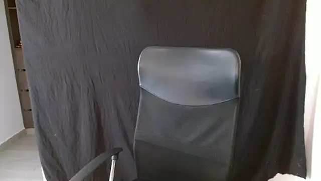 Snapshot of cloe_fox chatting on 4, 10, 2025 cloe fox online show from 4, 10, 2025