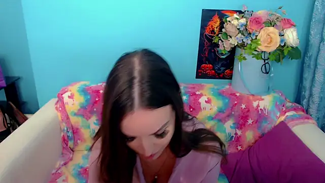 LindaaLu online show from 13, 3, 2025