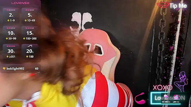 RoxaneEvans  online show from 6, 3, 2025