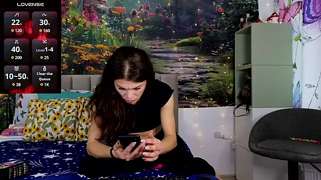 Snapshot of MadameDeFeu chatting on 3, 12, 2024 MadameDeFeu online show from 3, 12, 2024