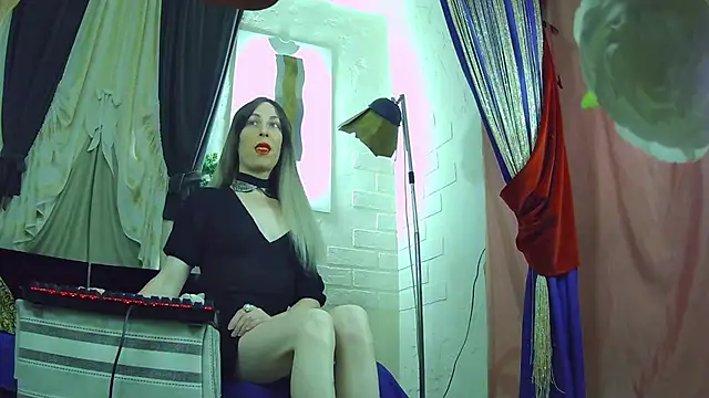 Snapshot of Mary_Loon chatting on 11, 11, 2025 Mary Loon online show from 11, 11, 2025