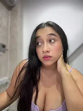 Snapshot of cata_megan chatting on 3, 3, 2025 cata megan online show from 3, 3, 2025