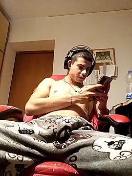 Snapshot of BigDickEnrg7195 chatting on 1, 12, 2024 BigDickEnrg7195 online show from 1, 12, 2024