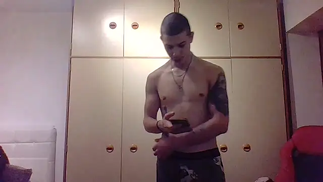 Snapshot of BigDickEnrg7195 chatting on 31, 1, 2025 BigDickEnrg7195 online show from 31, 1, 2025