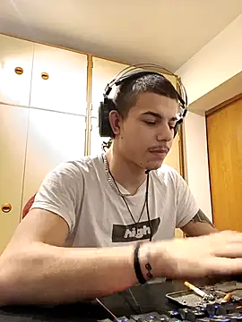 Snapshot of BigDickEnrg7195 chatting on 15, 2, 2025 BigDickEnrg7195 online show from 15, 2, 2025