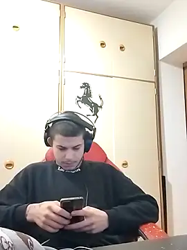 Snapshot of BigDickEnrg7195 chatting on 23, 2, 2025 BigDickEnrg7195 online show from 23, 2, 2025