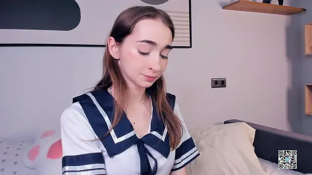 Snapshot of PollyBeev chatting on 15, 9, 2025 PollyBeev online show from 15, 9, 2025