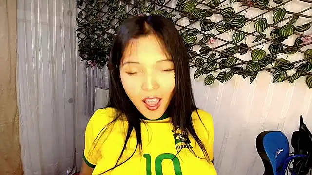 MOMMYJEVAA online show from 3, 3, 2025