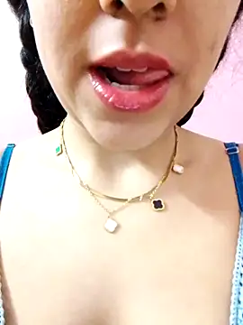 Ghazal Arab21 online show from 1, 2, 2025