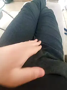 reelciii21 online show from 4, 2, 2025