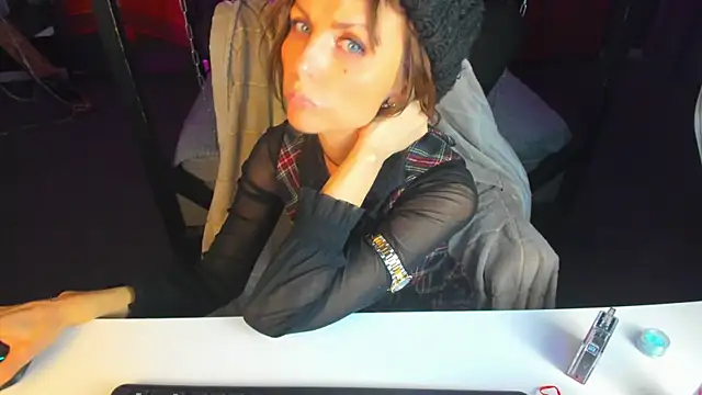 Elizabe th online show from 9, 3, 2025