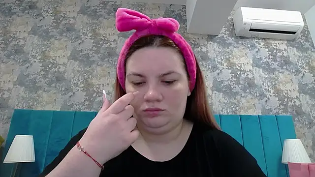 MelanieBrownn online show from 3, 2, 2025