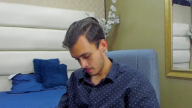 Desmon Clark online show from 30, 1, 2025