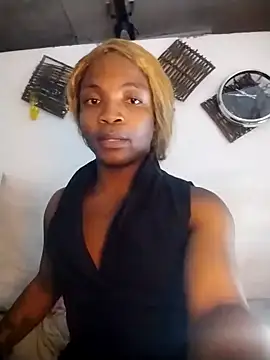 Snapshot of RoyalQueenxx chatting on 12, 2, 2025 RoyalQueenxx online show from 12, 2, 2025