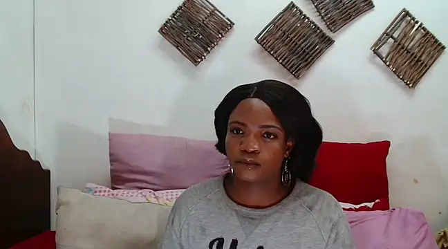 Snapshot of RoyalQueenxx chatting on 11, 3, 2025 RoyalQueenxx online show from 11, 3, 2025