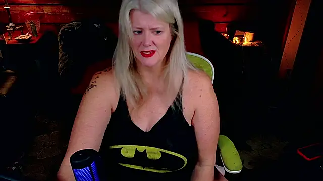 Snapshot of AliceHarlot chatting on 26, 11, 2025 AliceHarlot online show from 26, 11, 2025