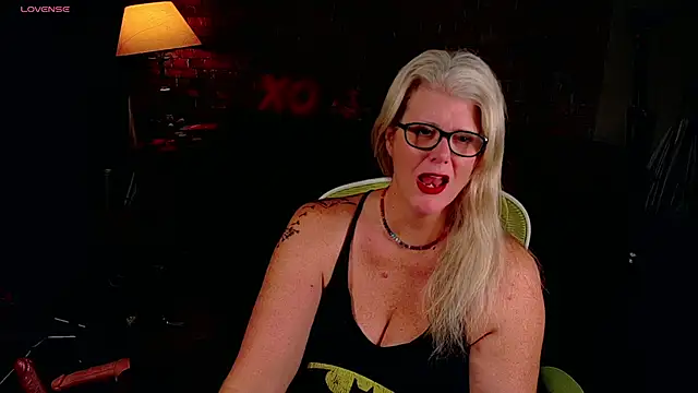 Snapshot of AliceHarlot chatting on 28, 4, 2026 AliceHarlot online show from 28, 4, 2026