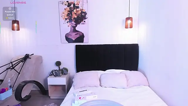 Scarlett  bell online show from 24, 9, 2025