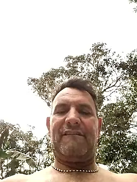 Snapshot of RogueTraveler chatting on 15, 1, 2026 RogueTraveler online show from 15, 1, 2026