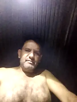 Snapshot of RogueTraveler chatting on 18, 1, 2026 RogueTraveler online show from 18, 1, 2026