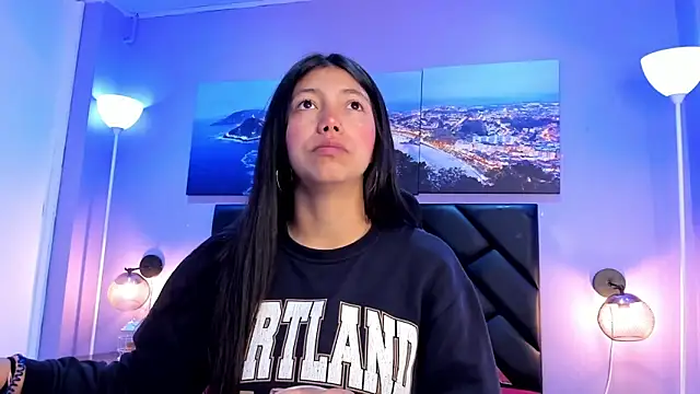 KimberlyVillaLobos online show from 17, 4, 2026