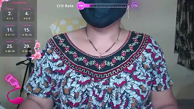 Snapshot of Queen_sakshi chatting on 3, 10, 2025 Queen sakshi online show from 3, 10, 2025