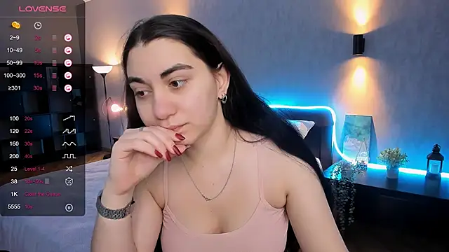 hannacheekss  online show from 10, 1, 2025