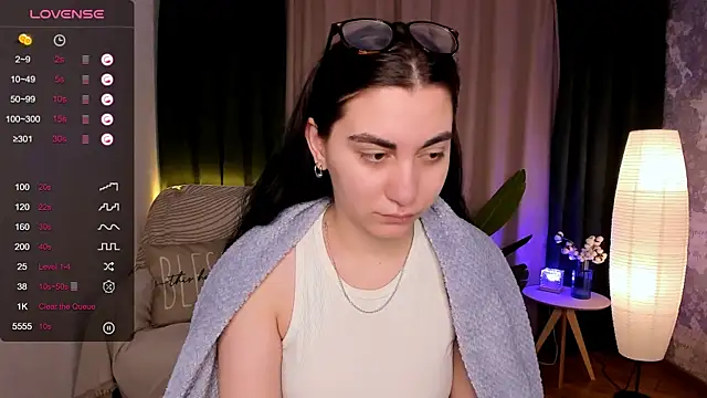 hannacheekss  online show from 21, 1, 2025