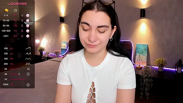 hannacheekss  online show from 4, 2, 2025