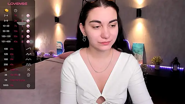 hannacheekss  online show from 12, 2, 2025