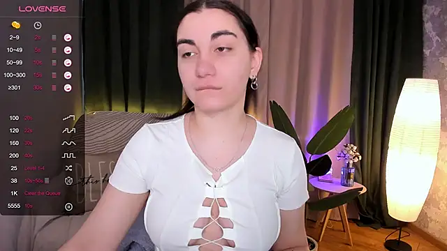 hannacheekss  online show from 5, 3, 2025