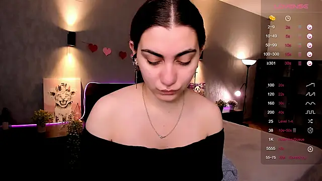 hannacheekss  online show from 12, 9, 2025