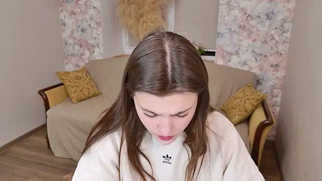 Snapshot of showmeparadise chatting on 21, 11, 2025 showmeparadise online show from 21, 11, 2025