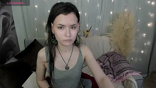 Emily Strikeee online show from 19, 1, 2025