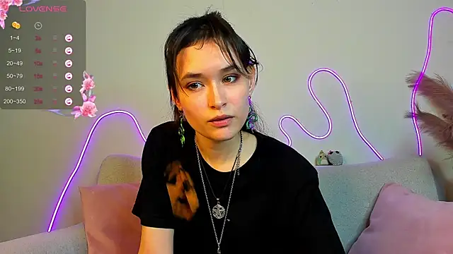 Emily Strikeee online show from 11, 2, 2025