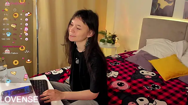 Emily Strikeee online show from 8, 2, 2026