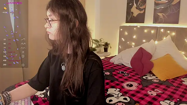 Emily Strikeee online show from 1, 4, 2026