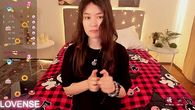 Emily Strikeee online show from 8, 4, 2026