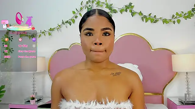 NahiaraReina online show from 11, 9, 2025