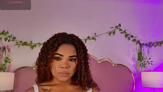 NahiaraReina online show from 20, 7, 2026